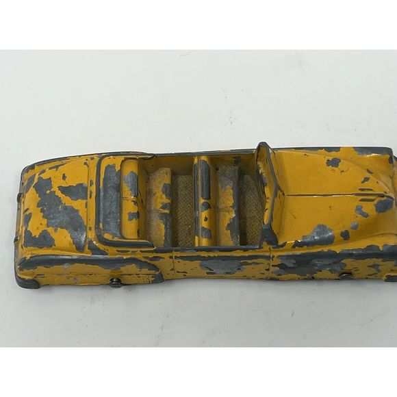 1949 OLDSMOBILE CONVERTIBLE YELLOW TOOTSIETOY CAR - Picture 3 of 4